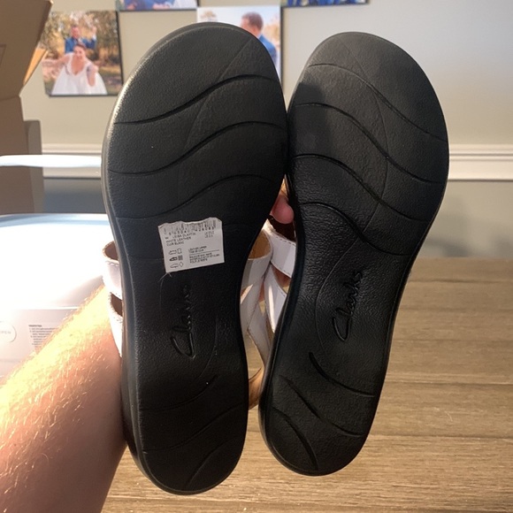 CLARKS - Genuine Leather Leisa Claytin Sandals - Size 9 W - Picture 5 of 6